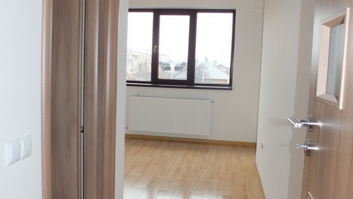 Apartament de vanzare 3 camere, Bucurestii Noi