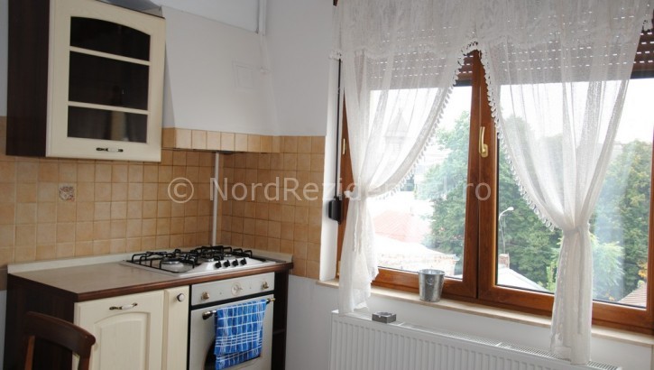 Apartament de vanzare 5 camere, Piata Romana