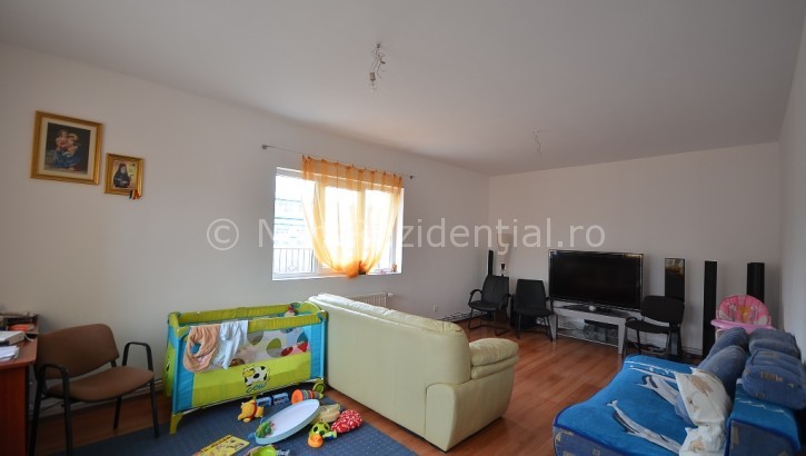 Vila de vanzare 7 camere, Chibrit